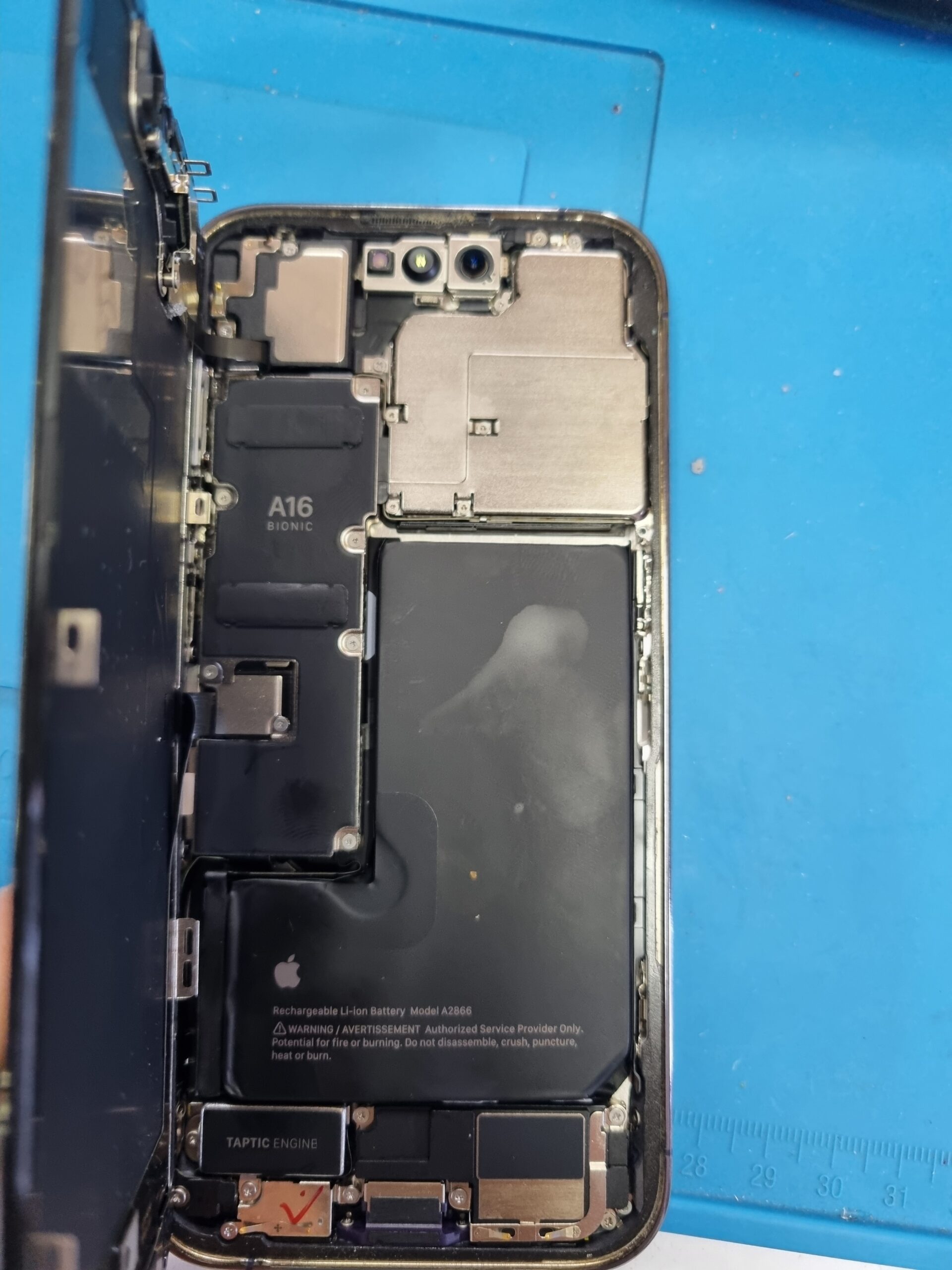 Bursa iPhone batarya değişimi işlemi Teknohane servisinde