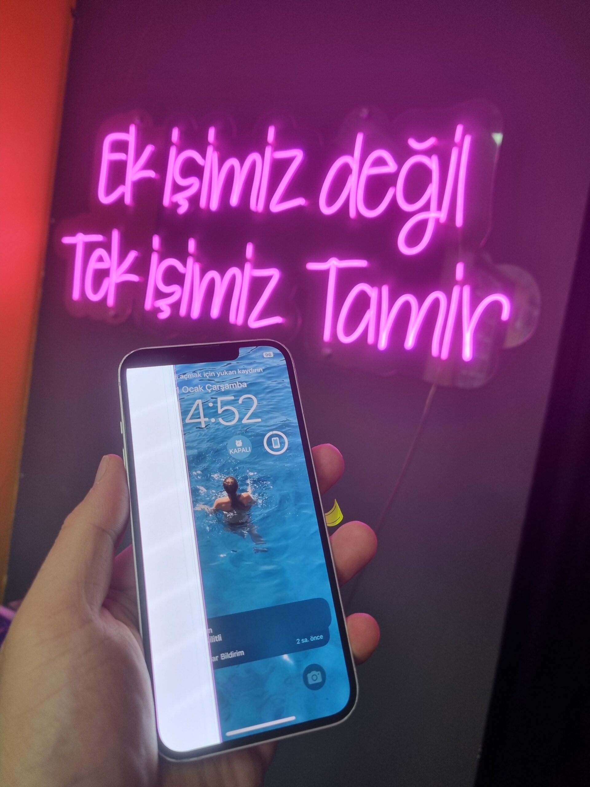 Bursa iPhone ekran değişimi işlemi Teknohane servisinde